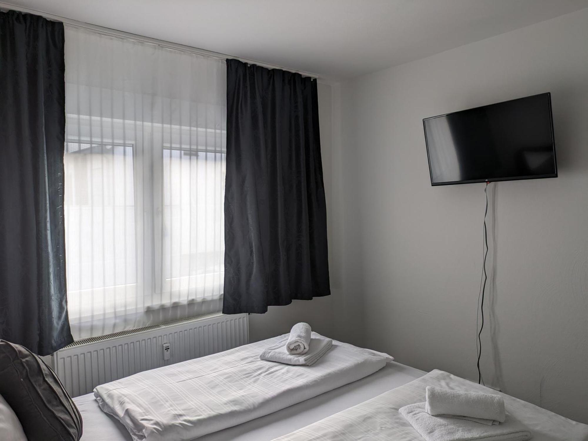 Hotel Ari كايزرسلاوترن المظهر الخارجي الصورة