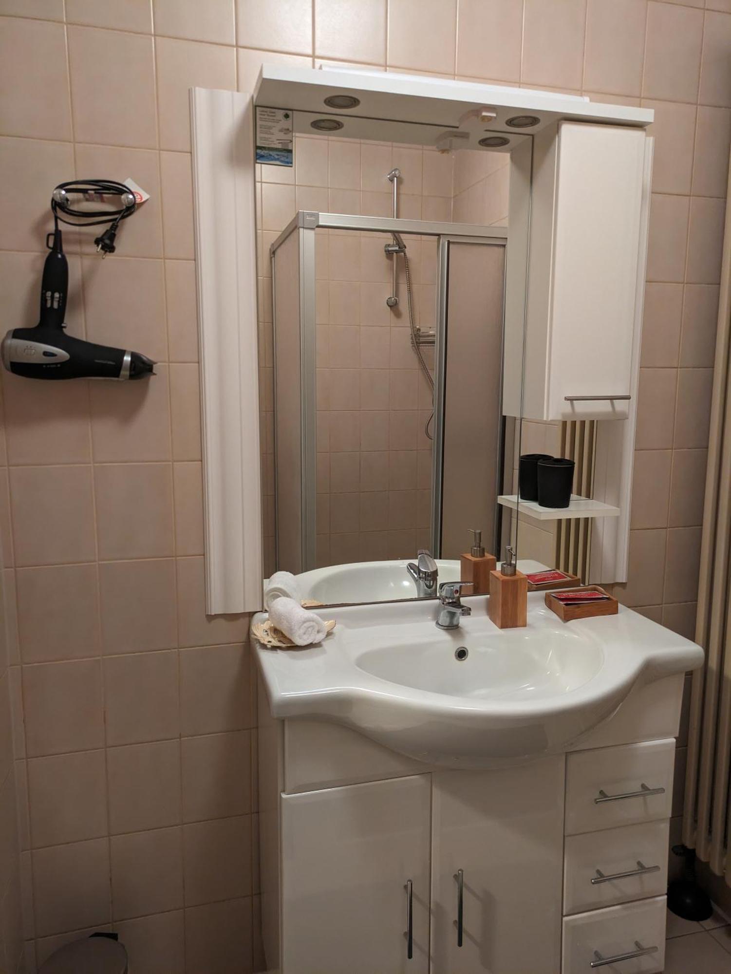 Hotel Ari كايزرسلاوترن المظهر الخارجي الصورة
