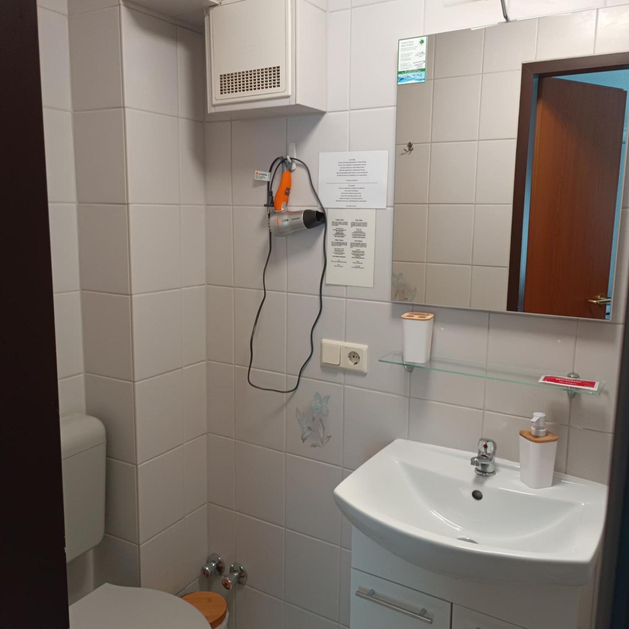 Hotel Ari كايزرسلاوترن المظهر الخارجي الصورة