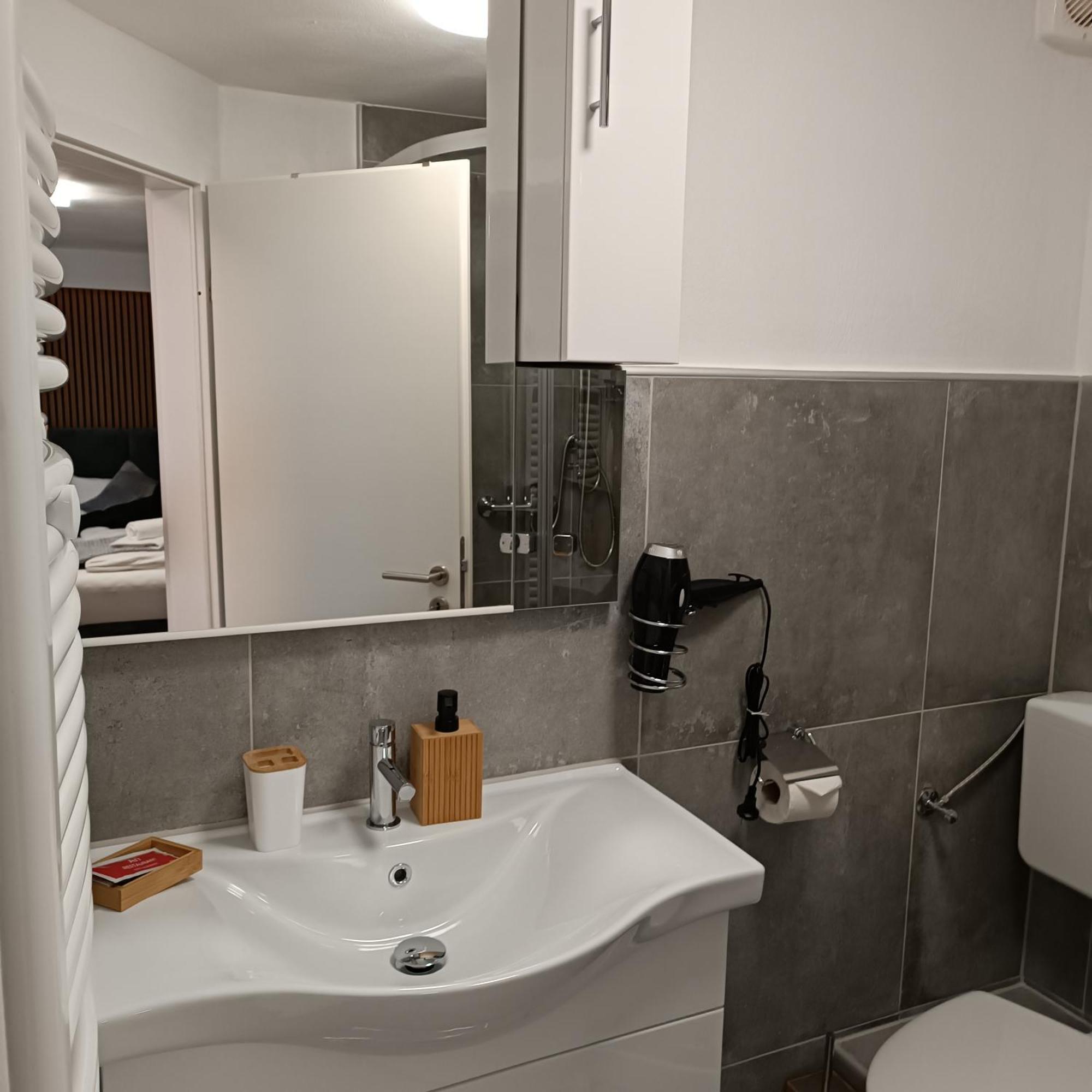 Hotel Ari كايزرسلاوترن المظهر الخارجي الصورة